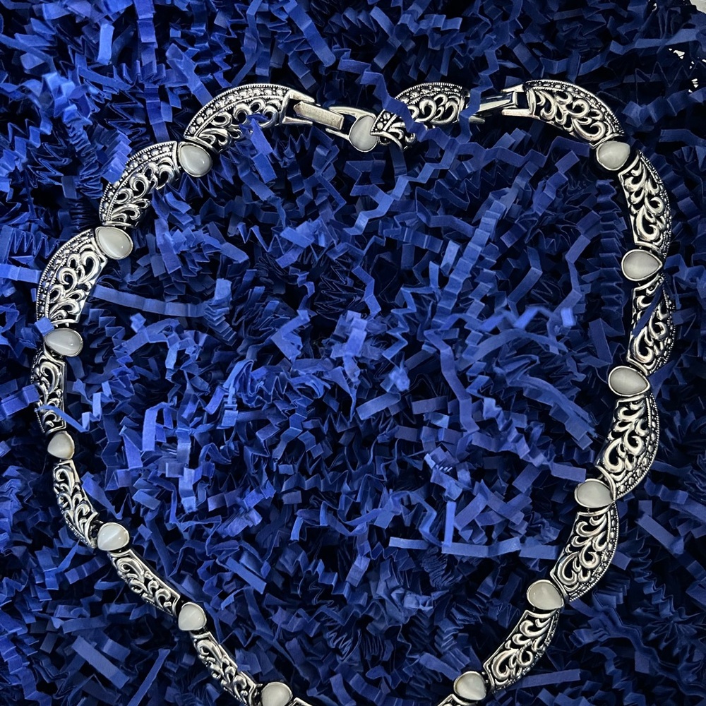 Avon Silver Ornate Women's Necklace